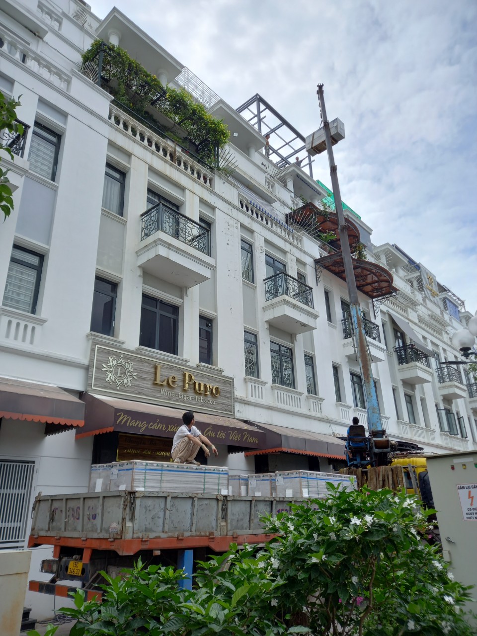 Trồng tầng bằng tấm EBLOCK trên phố Lê Thánh Tông, Máy Tơ, Ngô Quyền